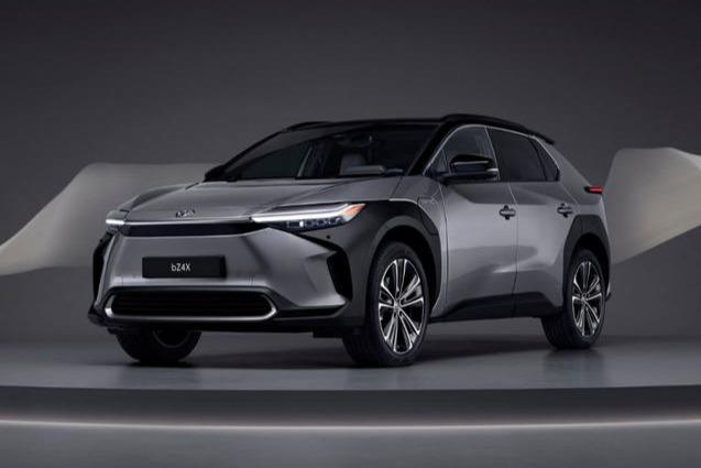售价36万起 丰田首款纯电动车型bZ4X英国预售 明年中旬国内上市