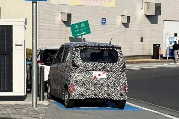 日产全新纯电微型车谍照 或将于2月16日全球首发 售价约11.77万元起