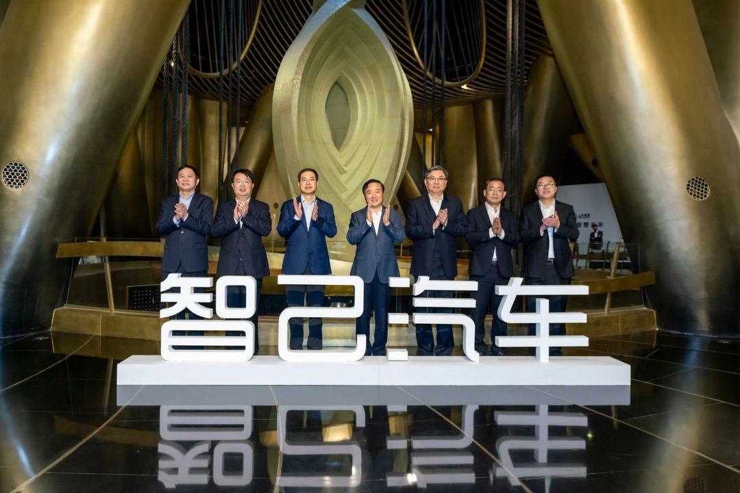 小米親下場(chǎng)，阿里玩抱團(tuán)，華為打輔助，科技巨頭跨界造車三種姿勢(shì)