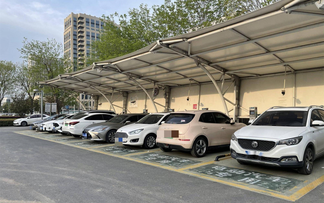 充電車位總被占怎么辦？這些地方出手了