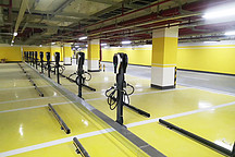 電力緊張，車(chē)位不足，物業(yè)百般阻攔，小區(qū)安個(gè)充電樁怎么這么難？