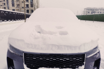 车主投稿：震惊！害羞的人雪天居然这样出门？