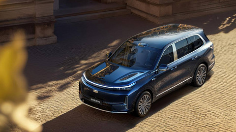 008vwsdXgy1i1oe9wf5juj32j81evqva