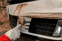 汽車蹭掉一塊油漆怎么辦？手把手教你自己保留原車漆，不花冤枉錢