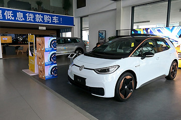 新手的第一台车要如何选择？老司机给你几点建议，买车不纠结