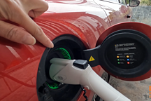 油價太高，想換新能源車可以省油錢嗎？喵哥幫你實際分析就知道了