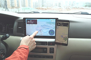 汽车自带导航为何没落了？越来越多的人喜欢用手机导航，注意这点