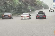 突遇暴雨如何防止車子被淹，快收藏這幾條干貨，關(guān)鍵時(shí)刻能保命 
