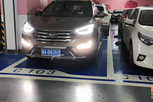 车位老被人占咋办？听喵哥一句劝，50台宾利都没这几招管用 