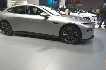 买车注意，这样的车门设计，一旦出车祸，可能要了全车人的命