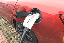 干旱限電充電困難，新能源車還能買嗎？真比油車節(jié)能環(huán)保？