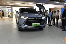 護衛(wèi)艦07亮相成都車展，參數(shù)神似唐，比亞迪何時學會玩換殼了？