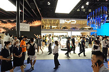 成都车展比亚迪展台全是人，其他展台如何呢？喵哥带你现场看看 