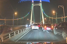 一起追尾事故，處理不當(dāng)把命丟了，喵哥一句勸，千萬(wàn)別干這傻事