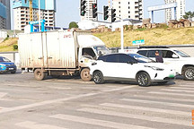 車子被人撞了可以不要他賠，直接走嗎？聽喵哥一句勸，別充好漢