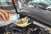 車子一年開了一千多公里，到底要不要換機(jī)油？要做哪些保養(yǎng)？