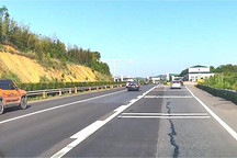 現(xiàn)今高速公路四大害，開車跑高速務必要提防，一不留神就被坑了