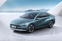完全不像五菱的車，星光“換臉”，全新設計語言能引領潮流嗎？