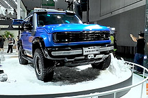 北京越野BJ40大變樣，喵哥帶你成都車展看，科技能改變越野