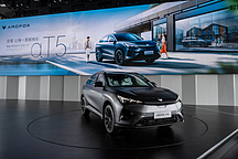 有800V平臺(tái)、L2和透明底盤的中型SUV，15萬出頭就能買阿爾法T5