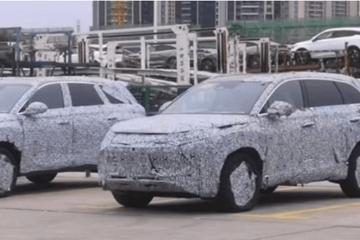 比亚迪海洋系首款SUV曝光！那么大个屏，差个主机就可写代码了！