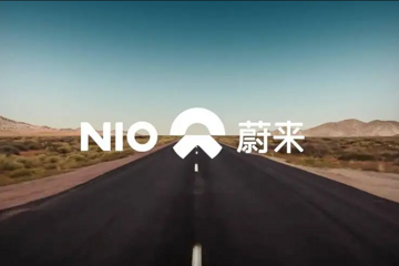 看不起油车的李斌也顶不住了，停产和涨价，新能源车未来怎么走？