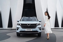 五菱造人民需要的混動，首款混動官宣或售12萬元，不輸合資混動