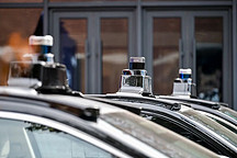 大佬吵翻天，激光雷达装1颗还是2颗？车主：装太多，钱不够！