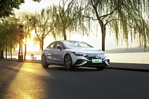 從奔馳EQE，看傳統(tǒng)豪華品牌的電動反擊戰(zhàn)