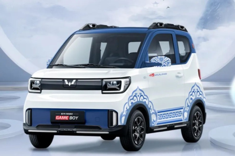 花不到3千买个车贴贵吗？五菱宏光MINIEV GAMEBOY又推“青花瓷国潮车贴”