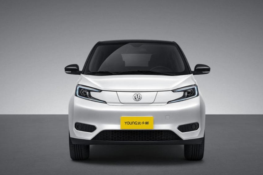蜡笔小新联名微型车来了！2023款YOUNG光小新预售6.48万元起