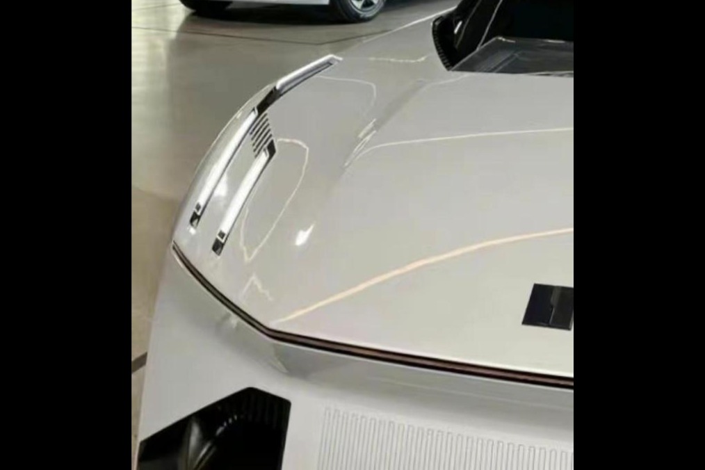 纯电续航700km+车长超5.1米？极氪全新纯电MPV实车曝光