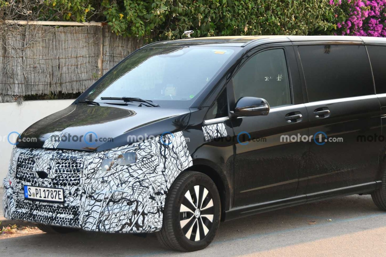 新款奔驰EQV路试谍照曝光，内饰将会迎来大幅升级