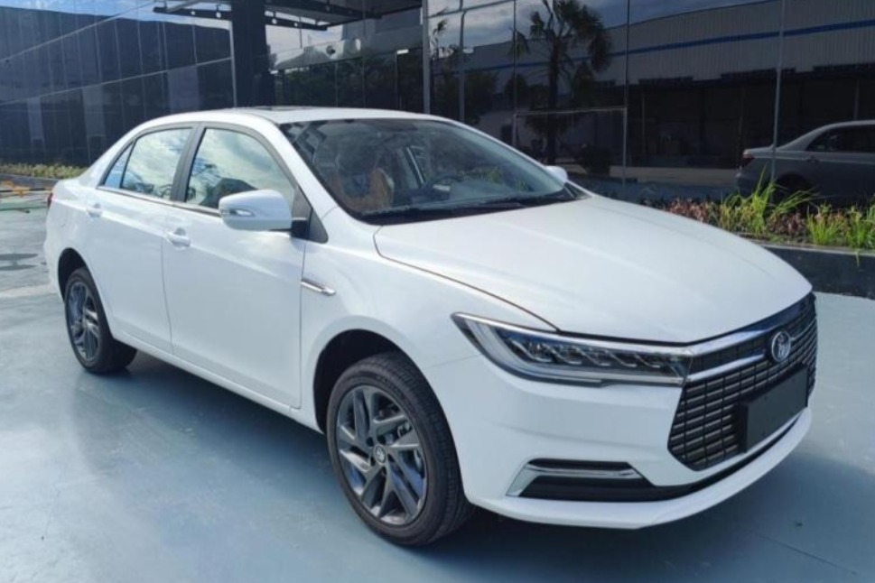 纯电续航超400km的轿车，新款比亚迪秦EV申报图曝光