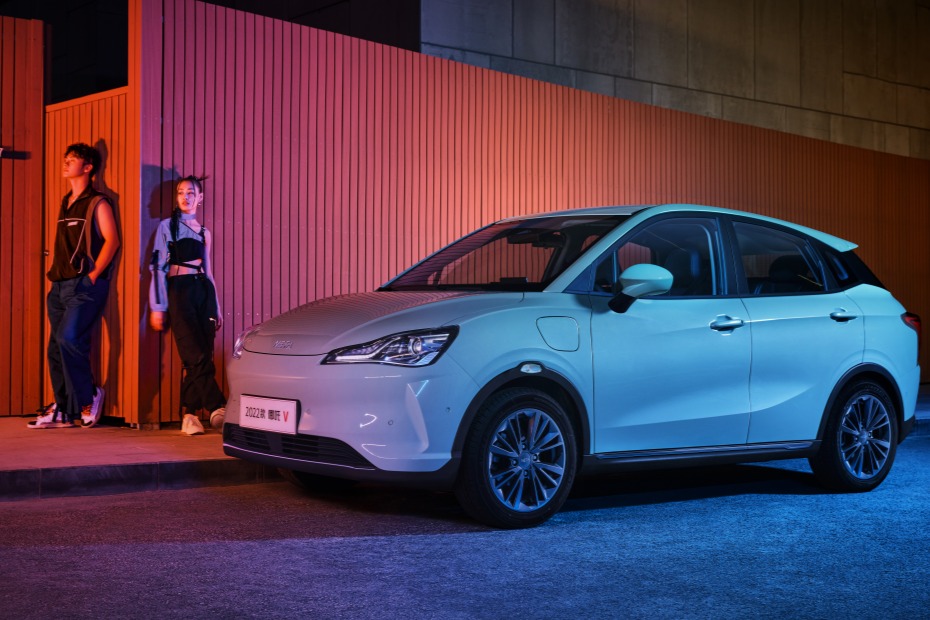 成最快突破10万销量的新势力车型，哪吒V是怎么做到的？