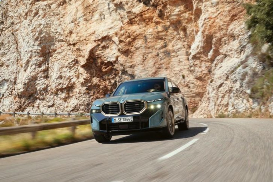 纯电续航超过80公里，宝马XM官图正式发布