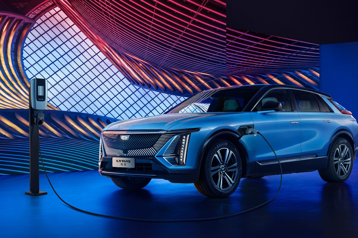 凯迪拉克首款纯电动SUV定名“锐歌”，新增两款新车型满足更多用户需求