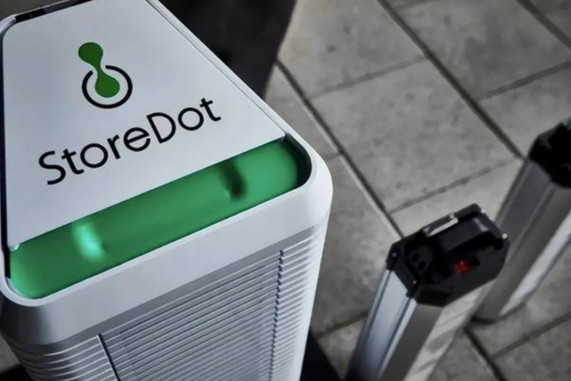 极星投资超快充电池技术公司StoreDot，充电5分钟续航160公里