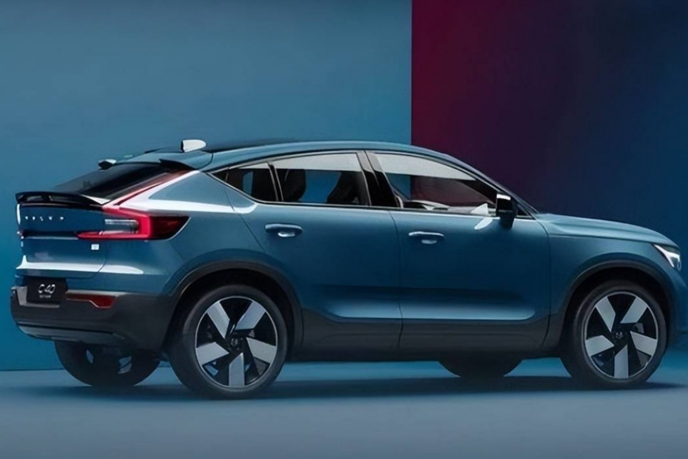 国产沃尔沃全新纯电C40正式开定，预售26.7万元起