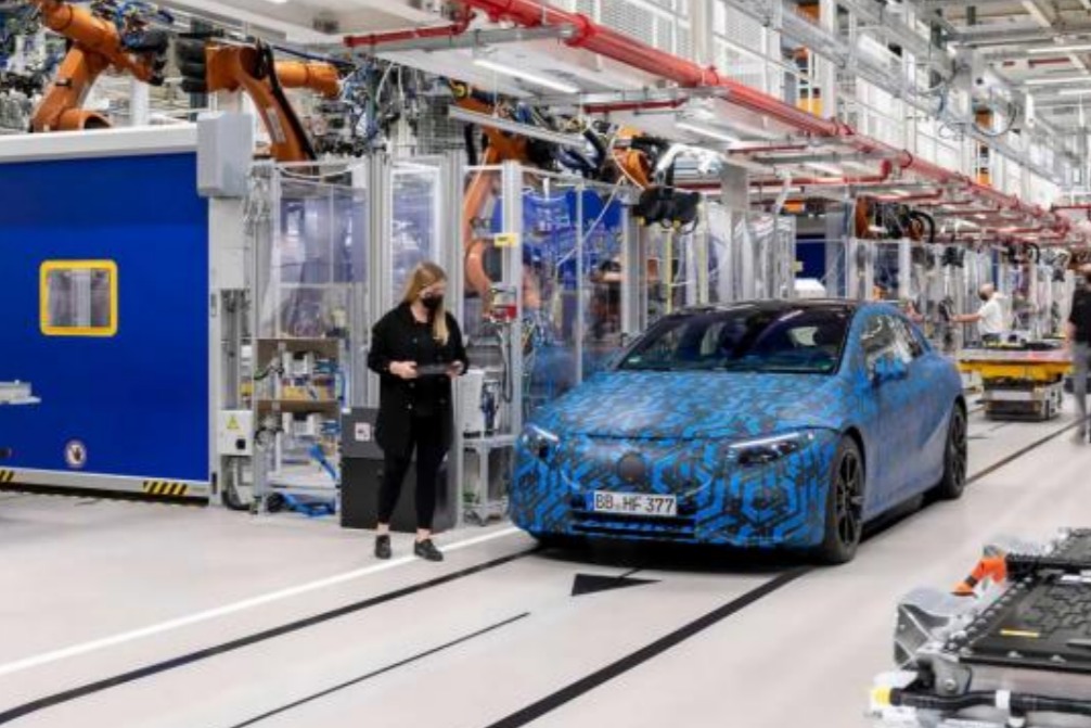 奔驰将投资20亿欧元 奔驰加速电气化转型