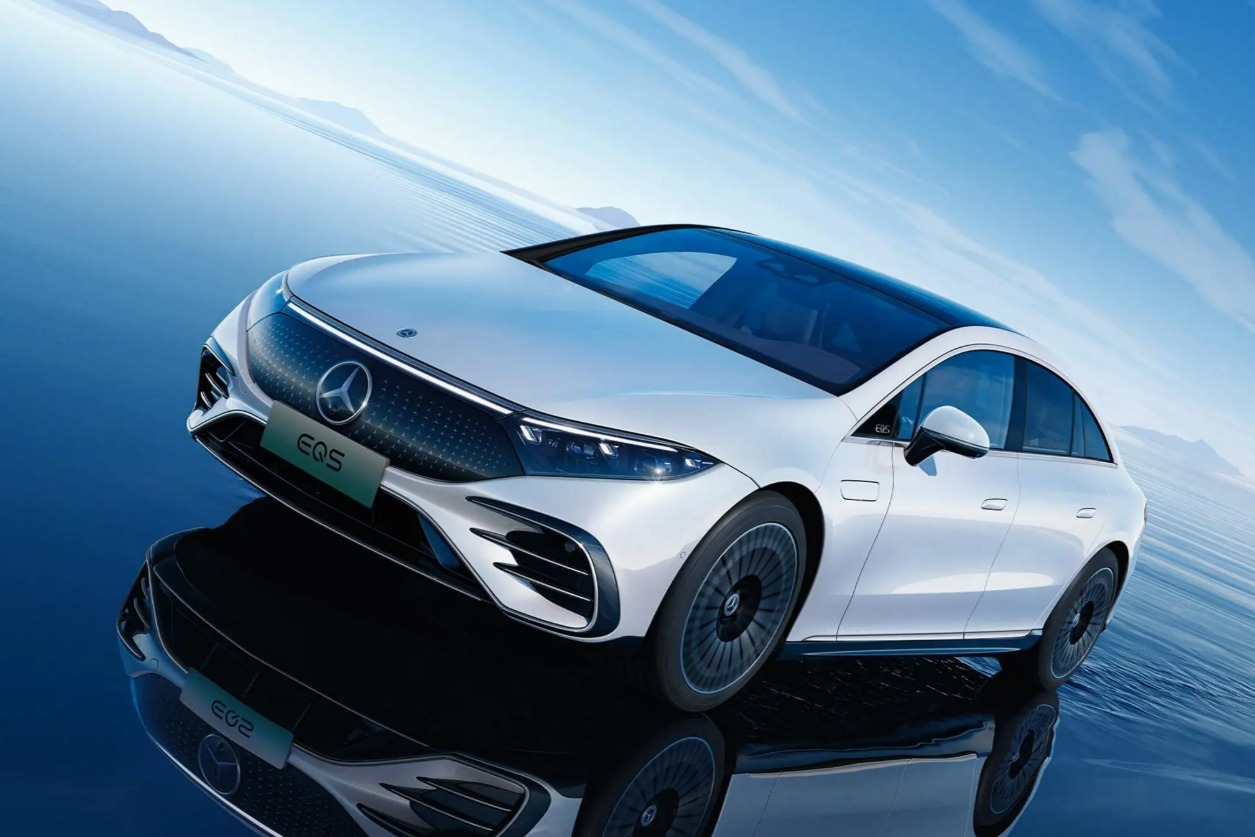 奔驰EQS提供OTA付费订阅模式 10°后轮主动转向系统4998元/年引发热议！