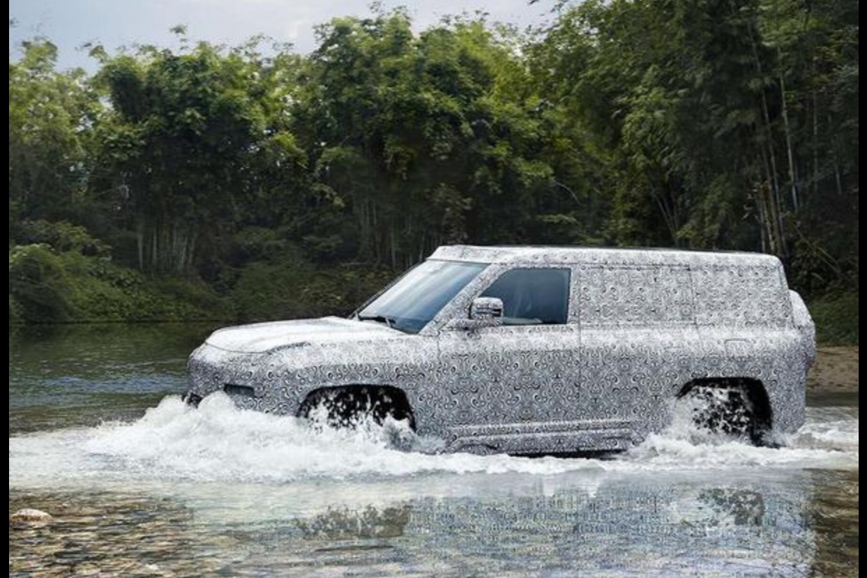 仰望首款SUV蕴含两大黑科技 让其成为一台民用水陆两系坦克