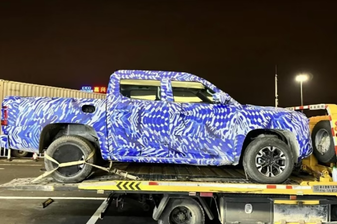 比亚迪全新皮卡谍照曝光，或搭载DM混动系统成亮点