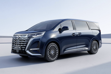 仅靠一个腾势，频频自燃的比亚迪，高端之路要怎么走？