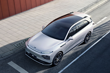 或40萬起售，配雙腔空懸，又一款純電神車來了，實(shí)力吊打BBA？