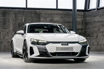 奥迪中国首发全新e-tron GT，与保时捷同平台，动力超凶猛