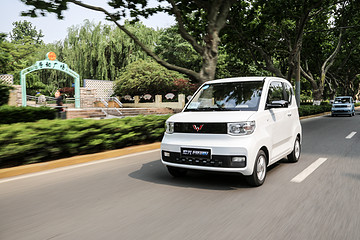 4月份新能源汽车销量，宏光MINI EV夺冠，特斯拉下滑大跌