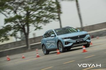 搭载空气悬架的岚图FREE，生动诠释舒适科技与豪华的用车享受