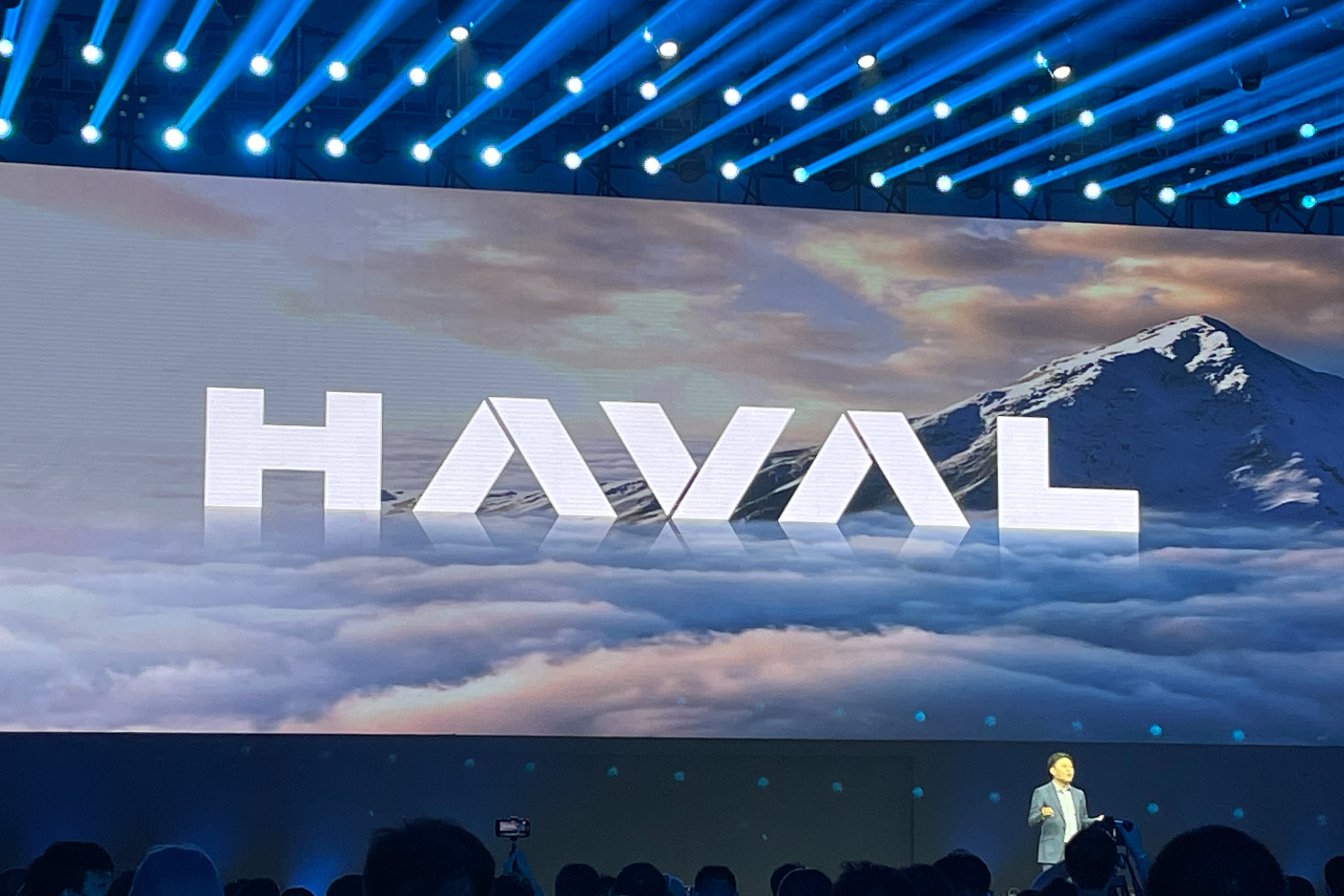 公布全新车标/推出第三代H6混动版，哈弗汽车宣布开启新能源转型