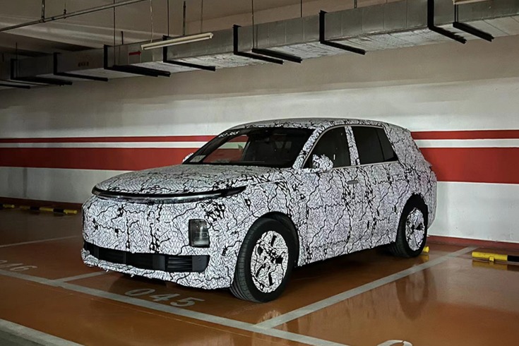 李想发布理想L8新消息：有6座和5座两种座位布局